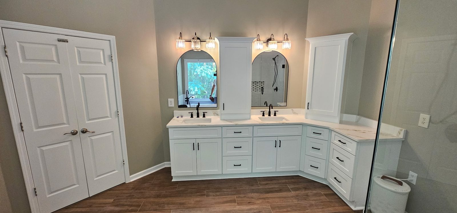 Kitchen cabinetry & vanity by KV Multisolutions