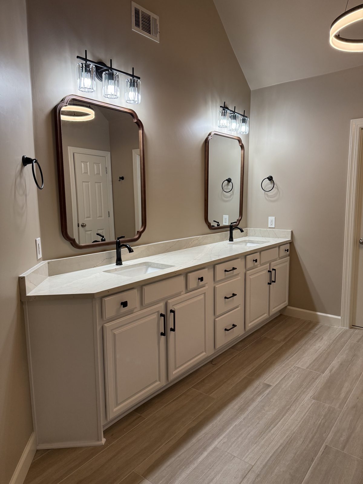 Kitchen cabinetry & vanity by KV Multisolutions