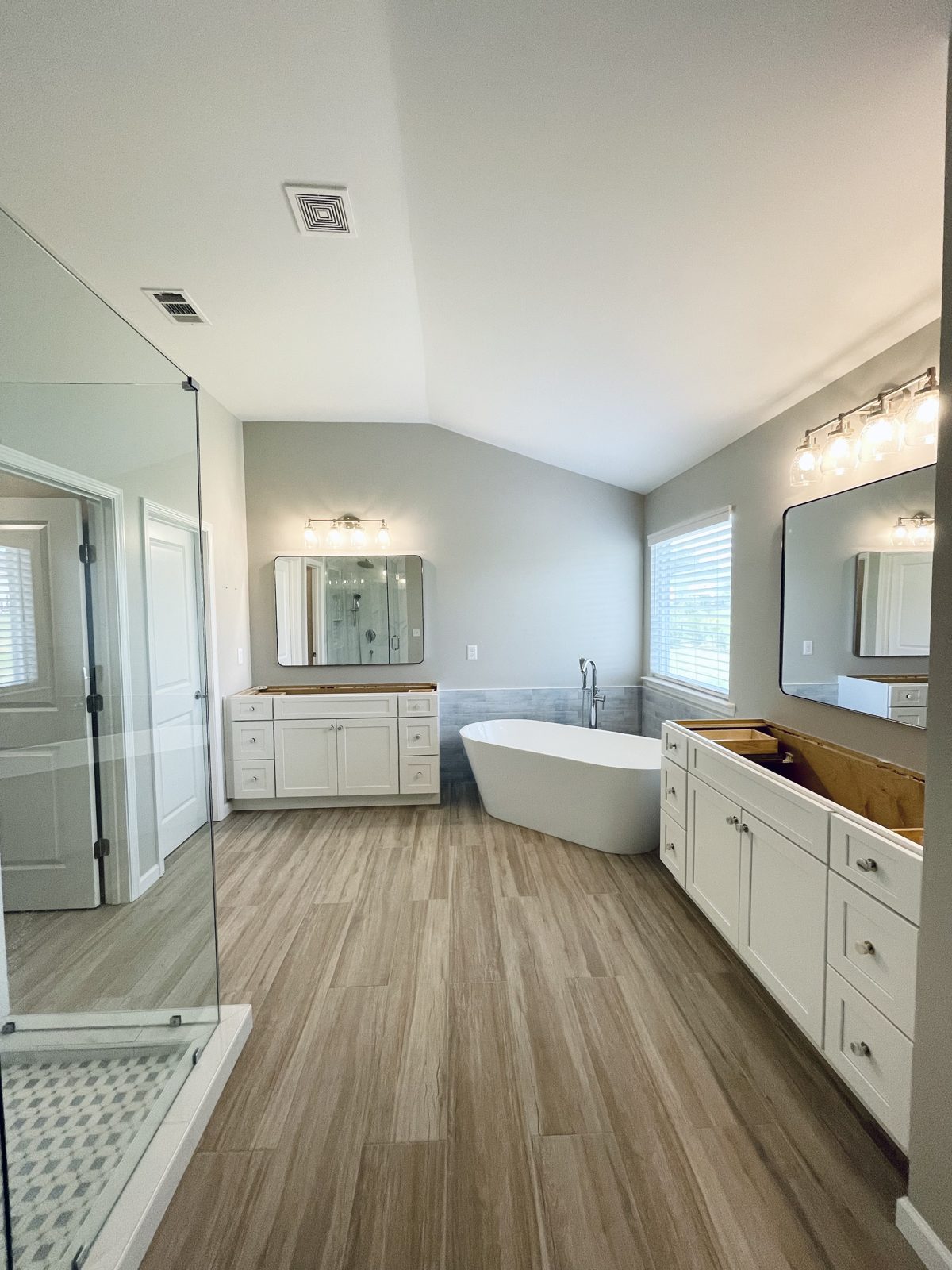 Kitchen cabinetry & vanity by KV Multisolutions