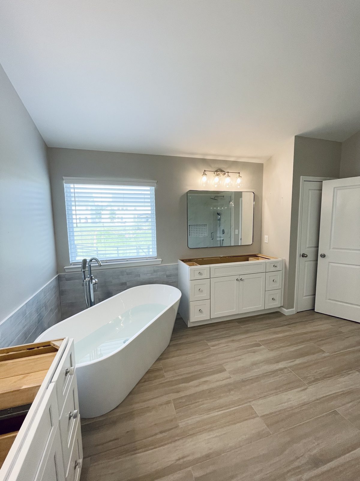 Kitchen cabinetry & vanity by KV Multisolutions